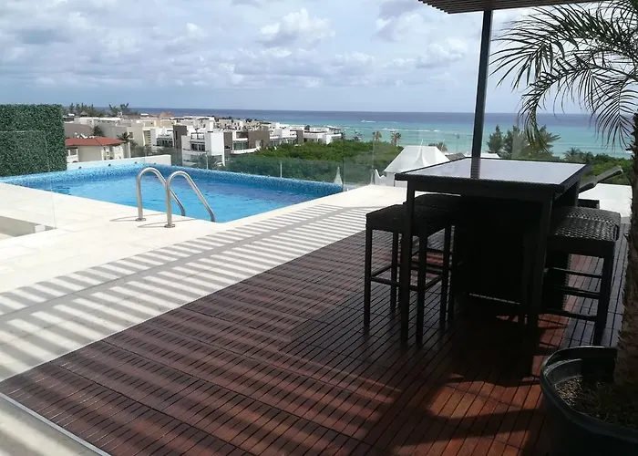 Menesse On The 50m From The Caribbean Ocean By Hola And Land Hotel