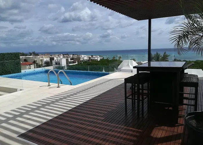 Menesse On The 50m From The Caribbean Ocean By Hola And Land Hotel
