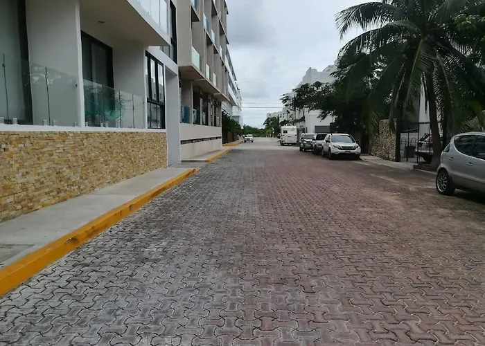 Menesse On The 50m From The Caribbean Ocean By Hola And Land Hotel