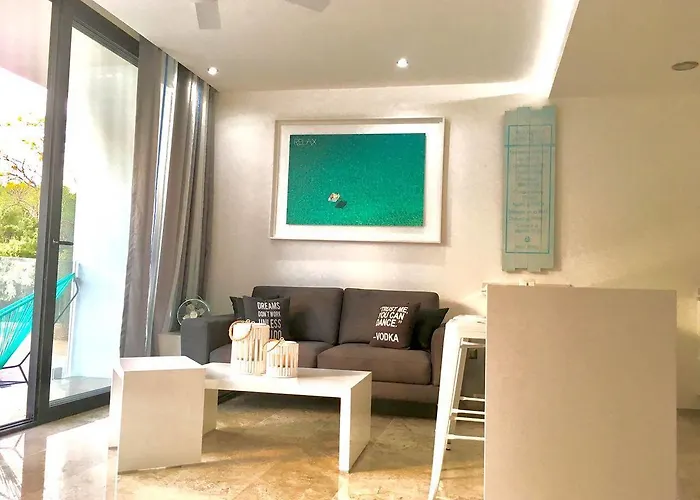 Menesse On The 50m From The Caribbean Ocean By Hola And Land *