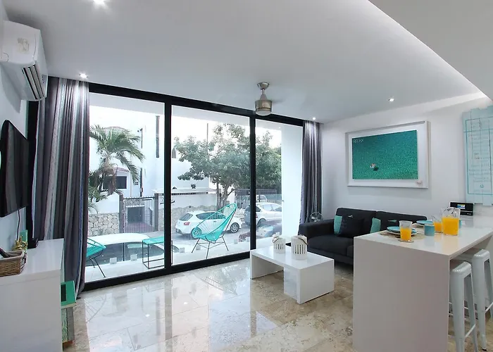 Hotel Menesse On The 50m From The Caribbean Ocean By Hola And Land