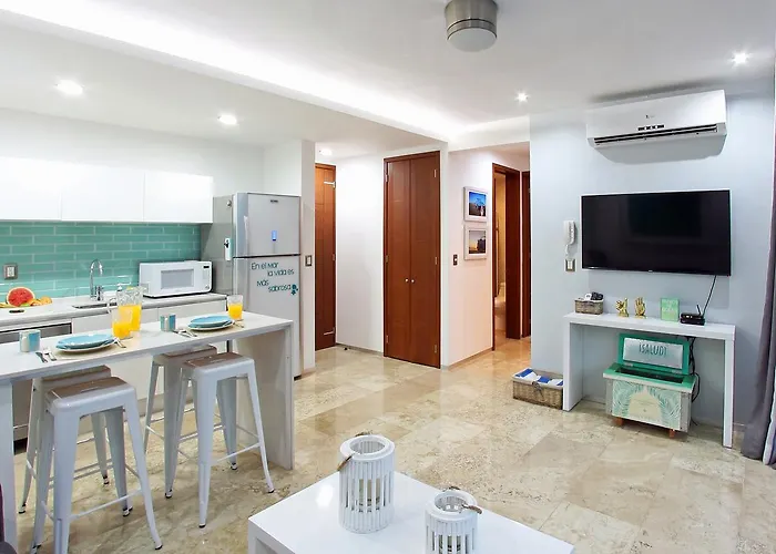 Menesse On The 50m From The Caribbean Ocean By Hola And Land Hotel *